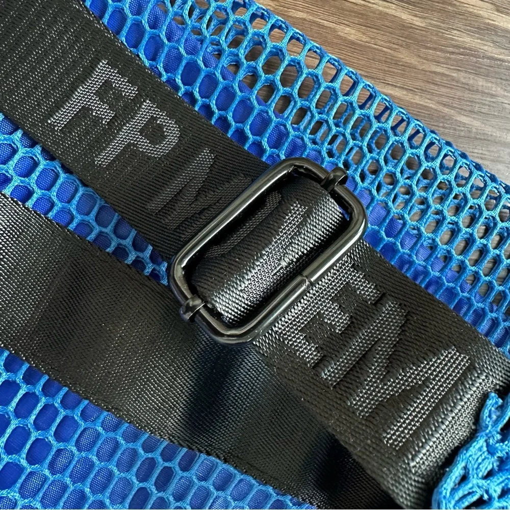 🆕 Free People Unisex Blue Mini Mesh Sling Bag - Picture 10 of 14